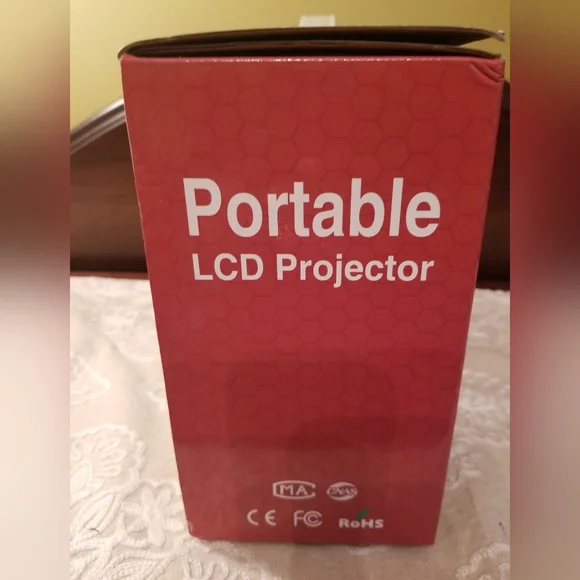 NEW Portable LCD Movie Projector - Picture 3 of 8